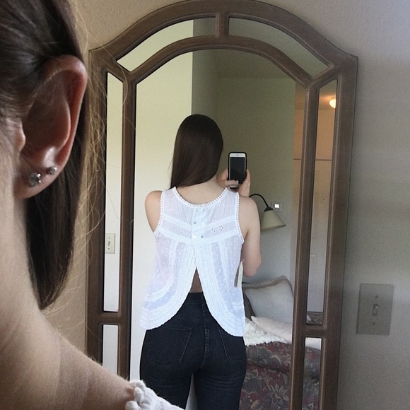 NWT Altar'd State Whit Embroidered Open-Back Tank - Picture 5 of 8